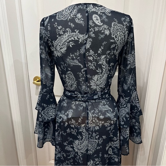 ❣️2/$15 SWIMWEAR COVERUP - Picture 4 of 7